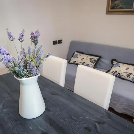La Maison Jardin Apartment